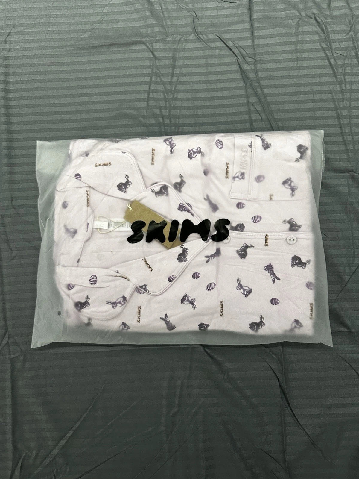 Skims Sleep Long Sleeve Button Up Set ( Wildrose Bunny Print | XS )