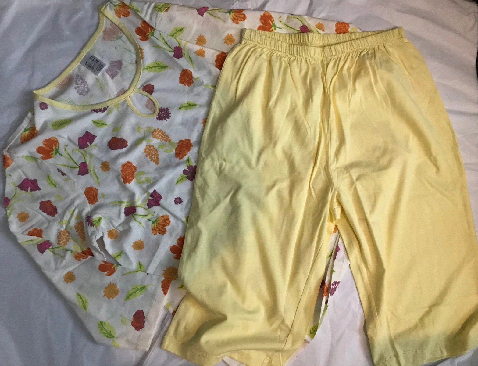 Lemon Yellow Pyjama Set UK 10 - 12 PJs pyjamas 3/4 sleeve top plain capri bottom