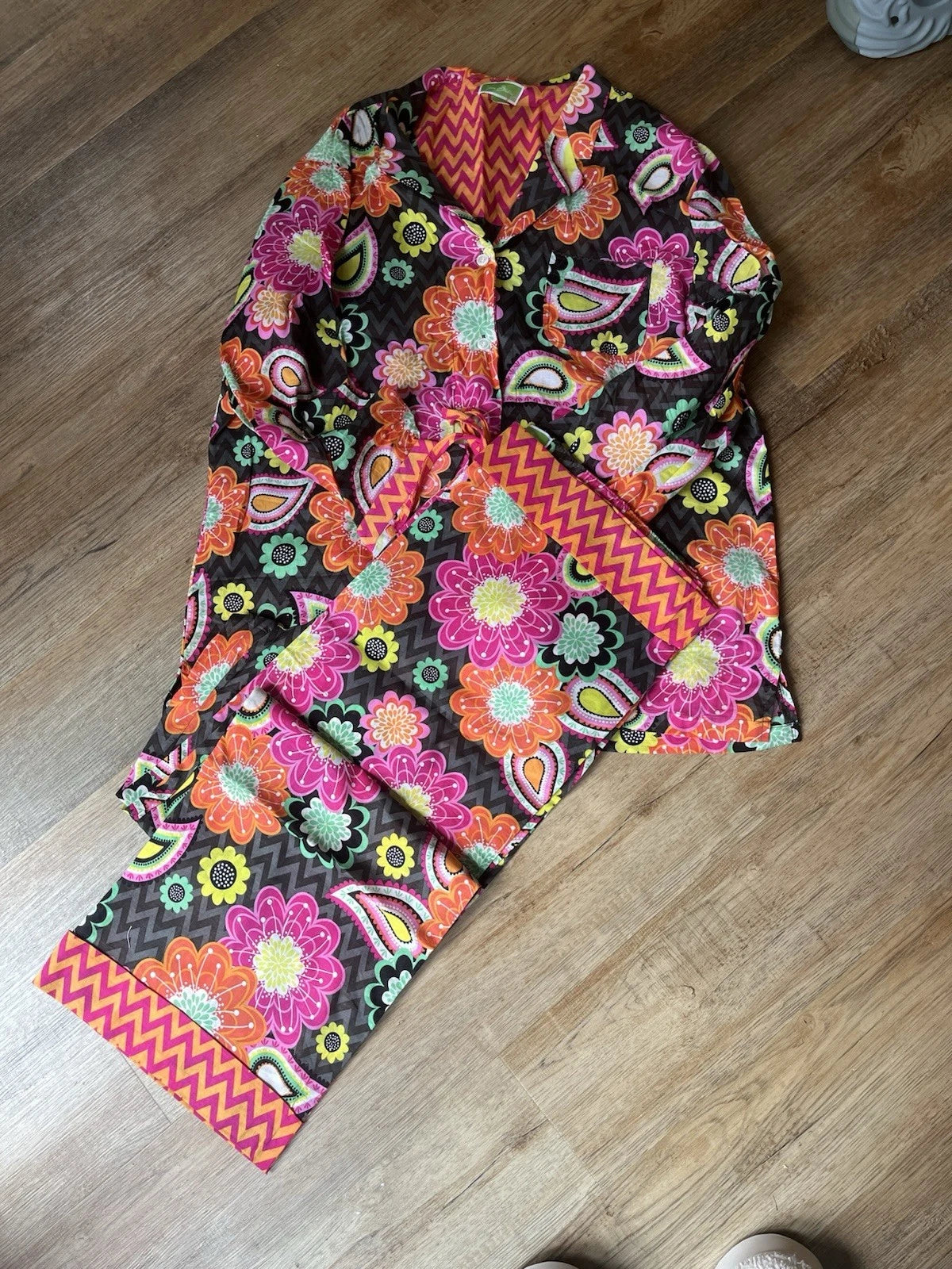 VERA BRADLEY Women's Sz XL Bright Multi-Color Paisley Floral Pajamas Set