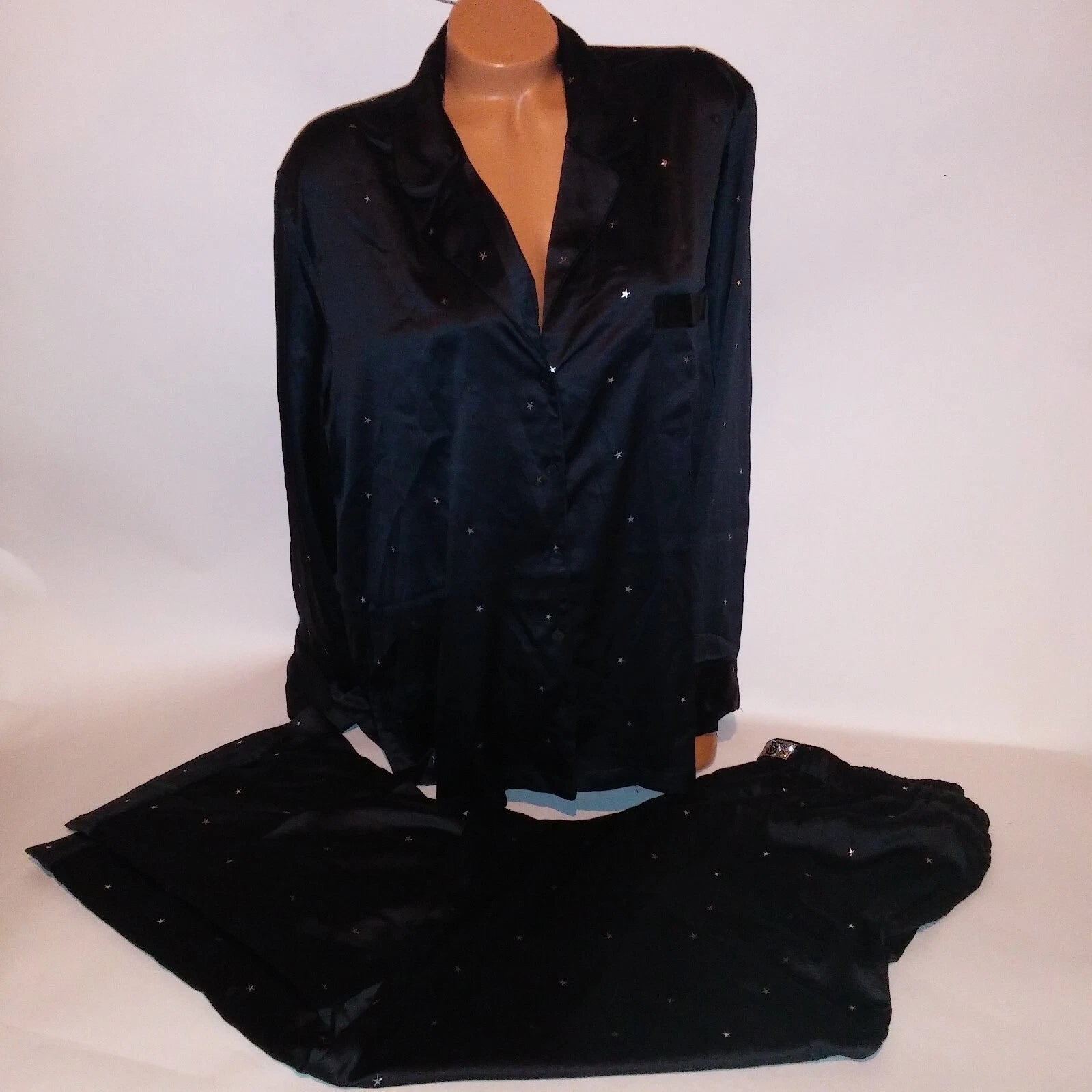 Victoria Secret Pajama Set Sleepwear XL Black Silver Stars Satin Long Sleeve New