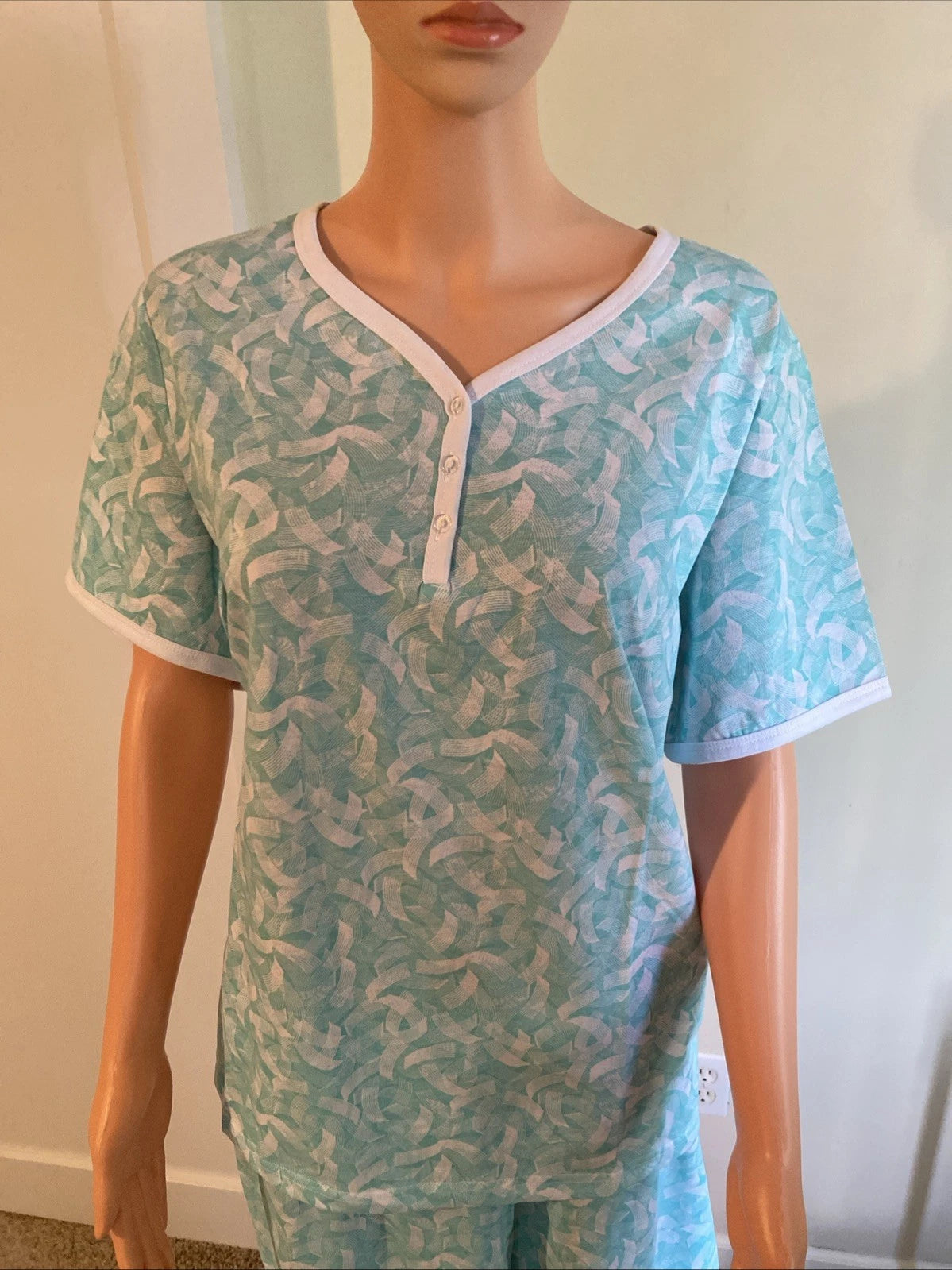 V-Neck Lace Trim Floral Pattern 2-Piece Pajama Set Size Xl