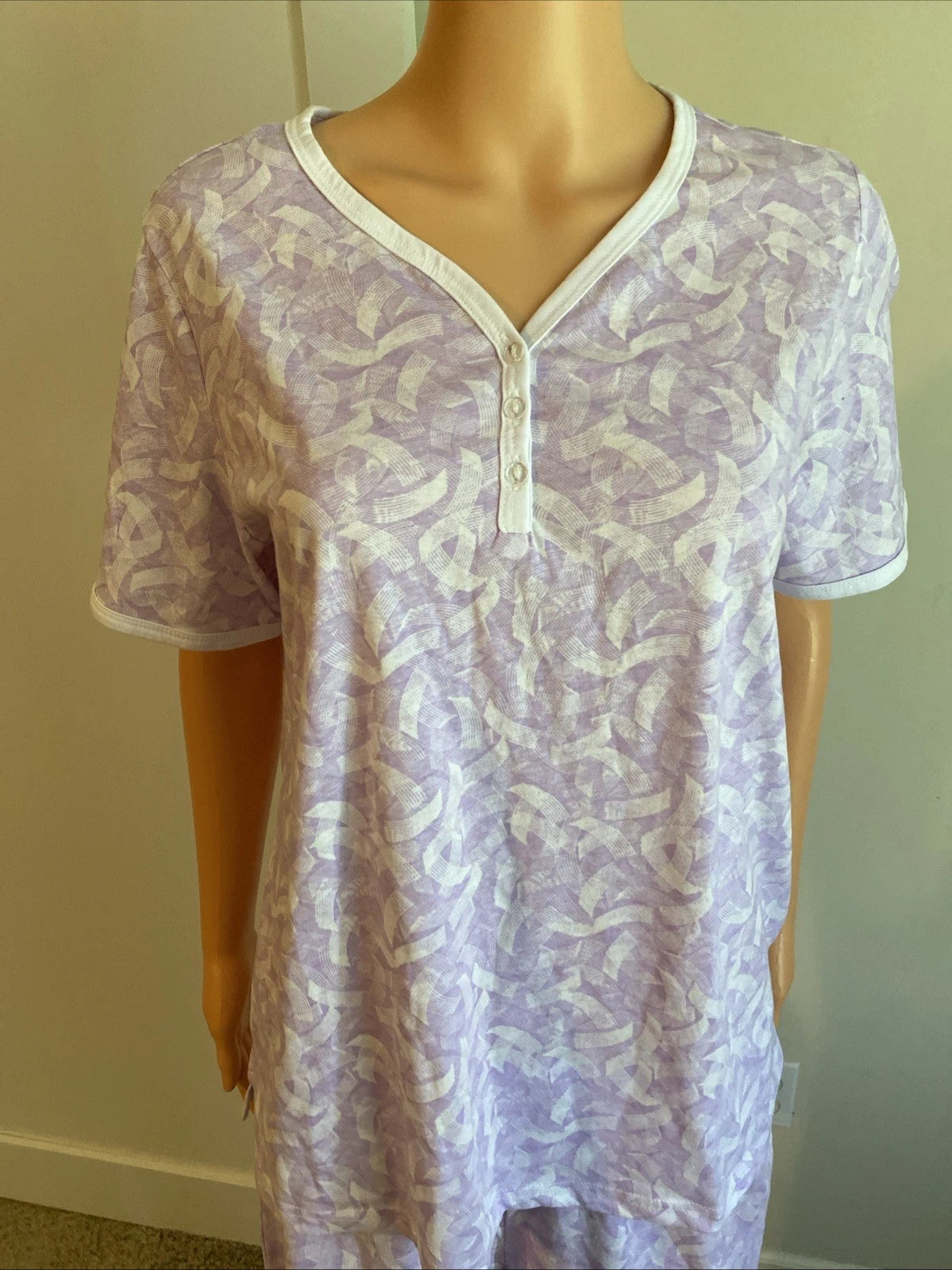 V-Neck Lace Trim Floral Pattern 2-Piece Pajama Set Pj Size M