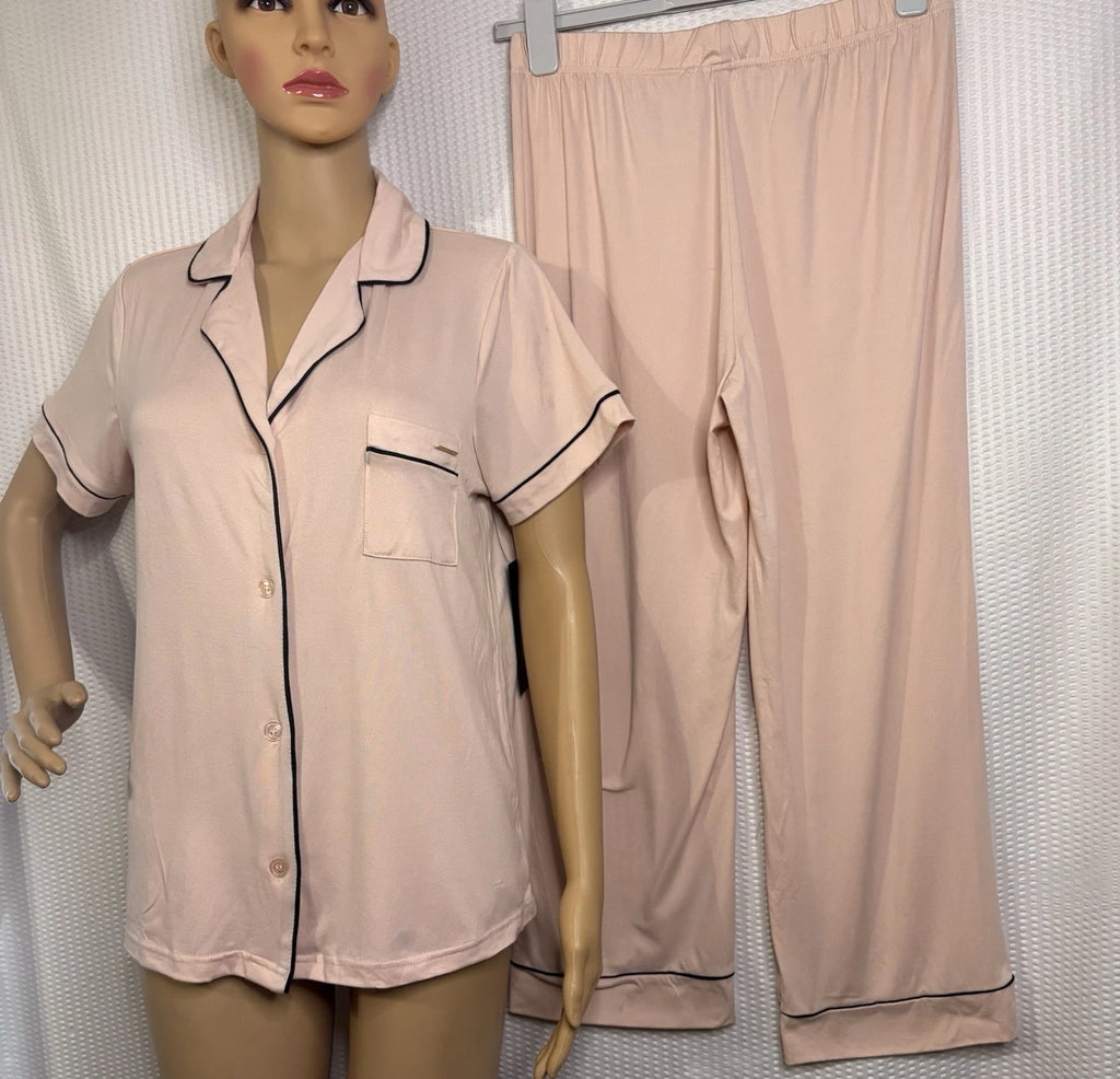 BCBG MAXAZRIA Women's Short Sleeve Notch Collar Top and Capri Pants Pajama Set M