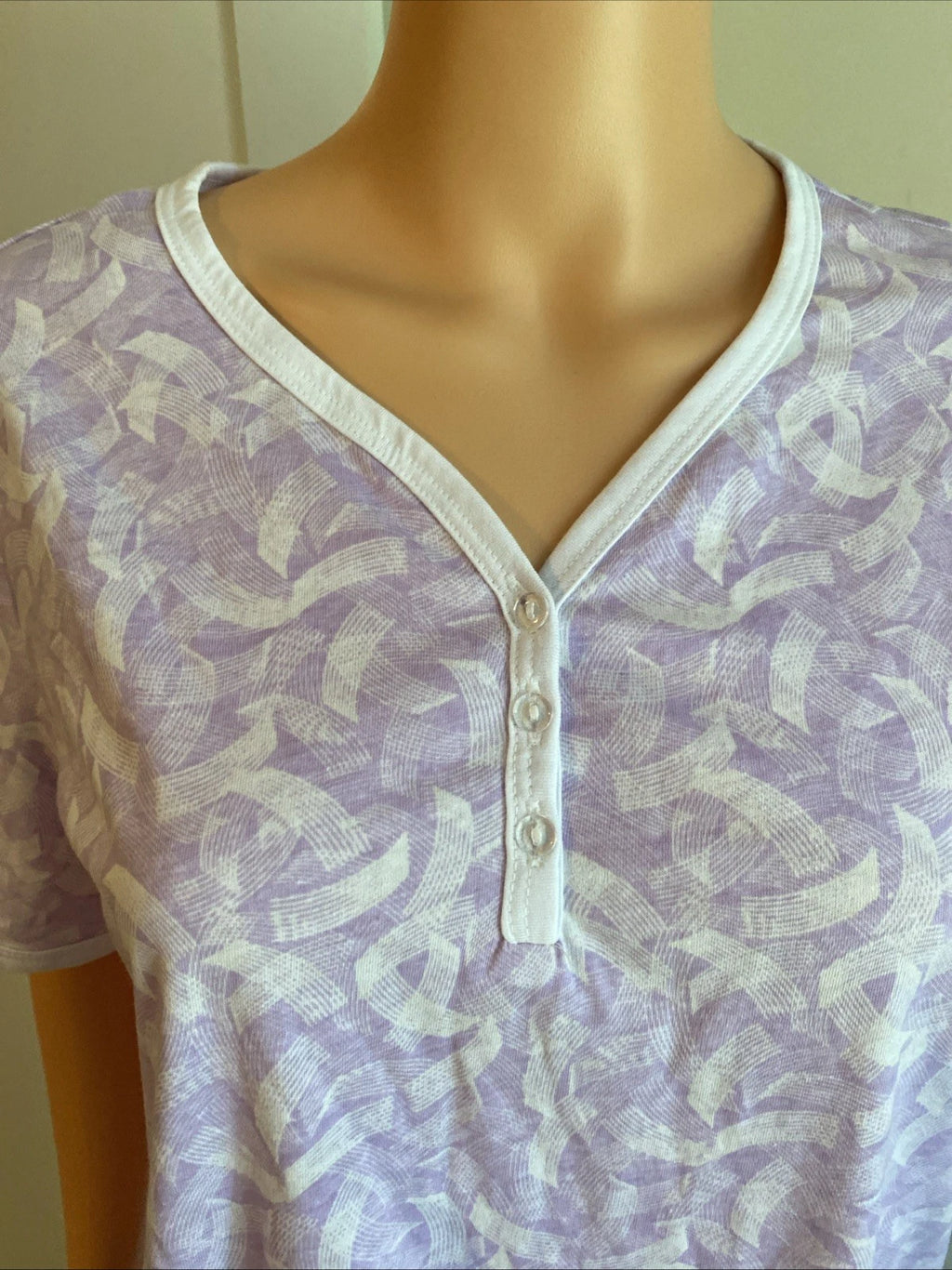 V-Neck Lace Trim Floral Pattern 2-Piece Pajama Set Pj Size M