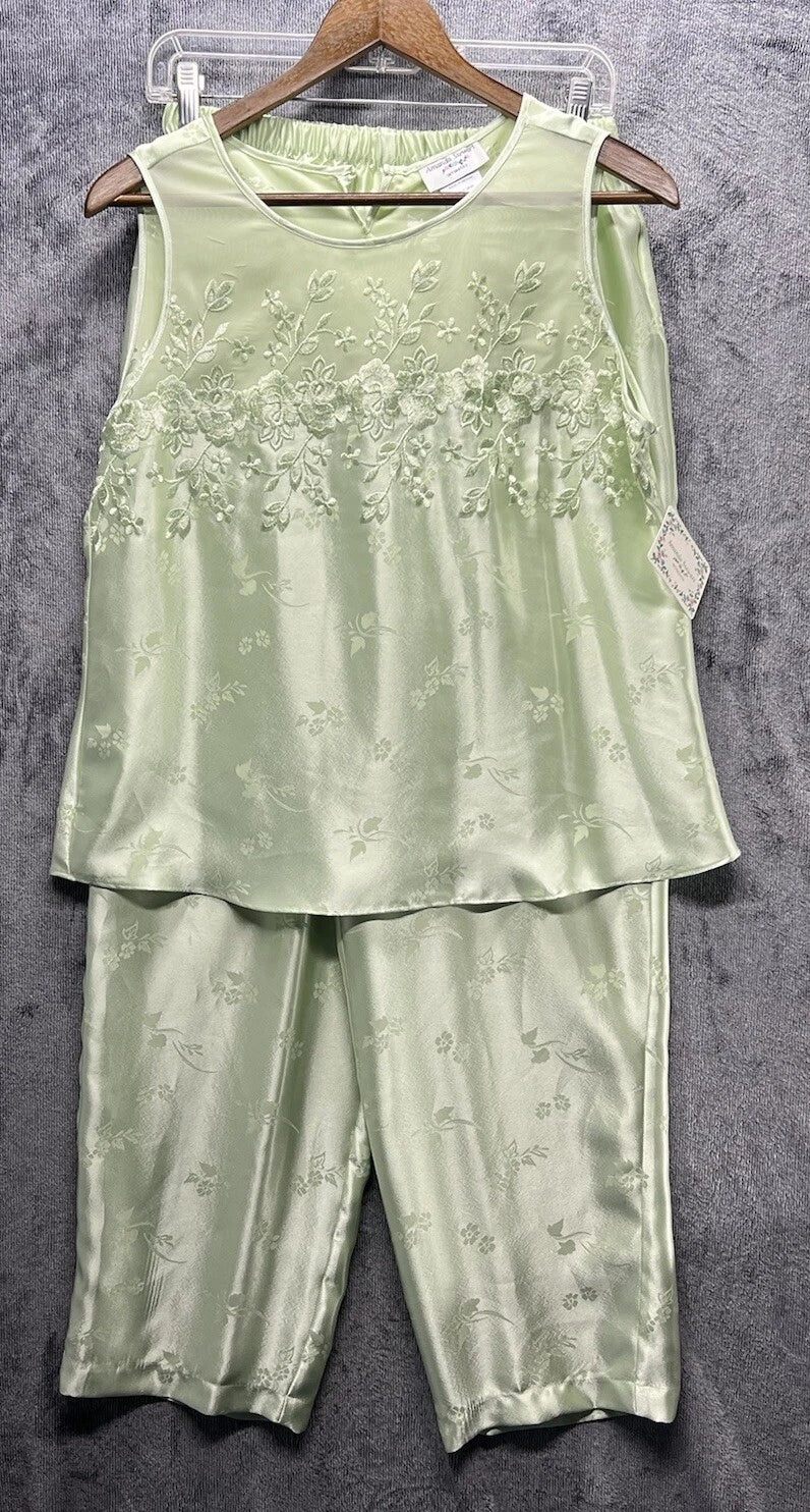 Amanda Stewart Intimates Set Woman’s Size Medium Floral Print Light Green