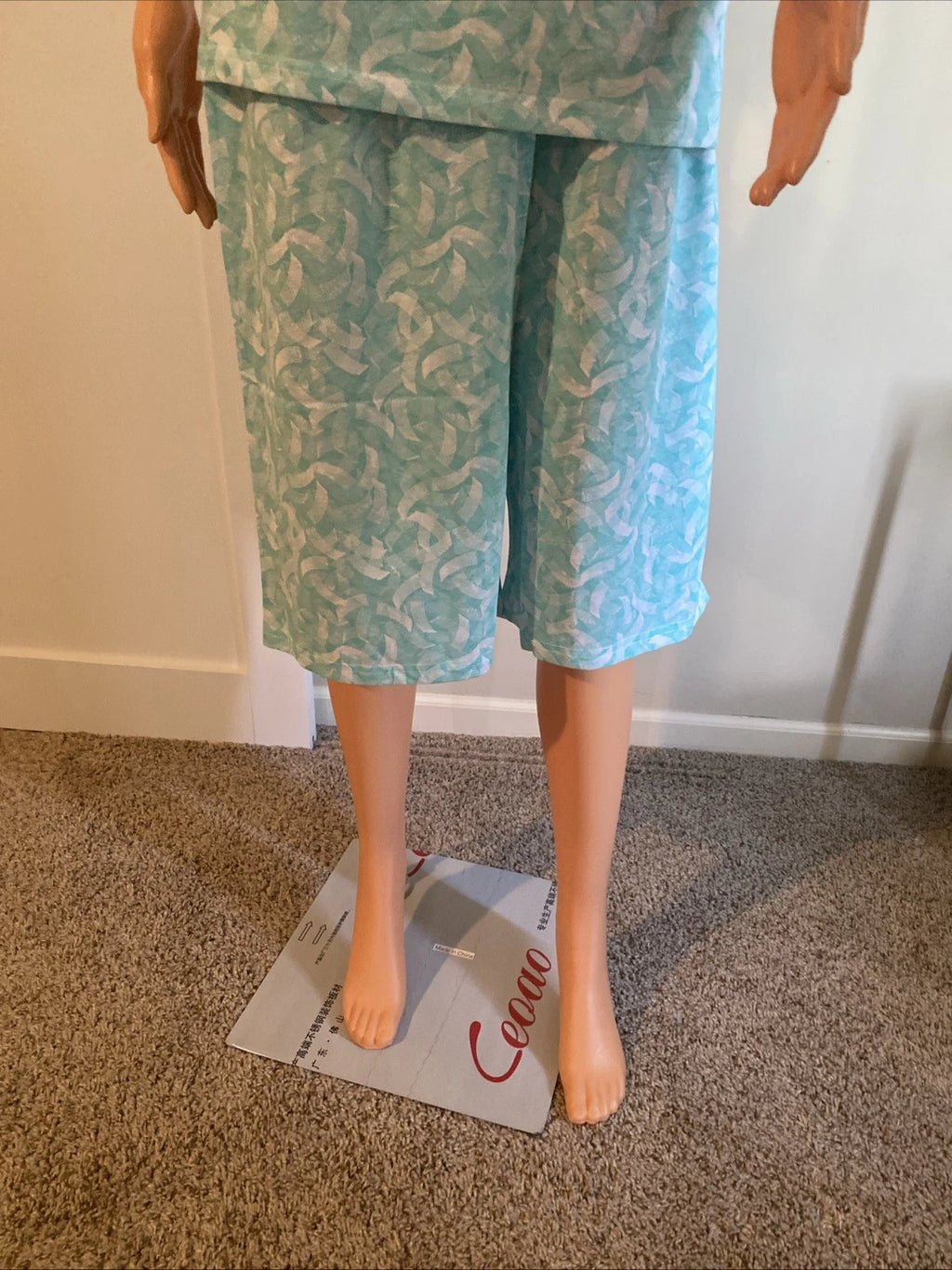 V-Neck Lace Trim Floral Pattern 2-Piece Pajama Set Size Xl