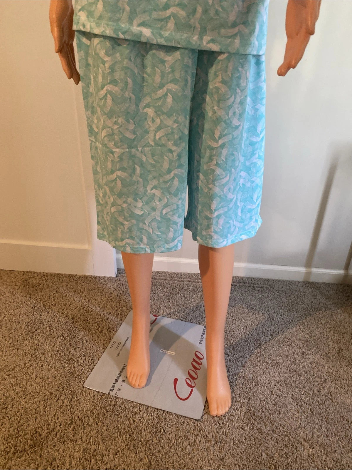 V-Neck Lace Trim Floral Pattern 2-Piece Pajama Set Size Xl