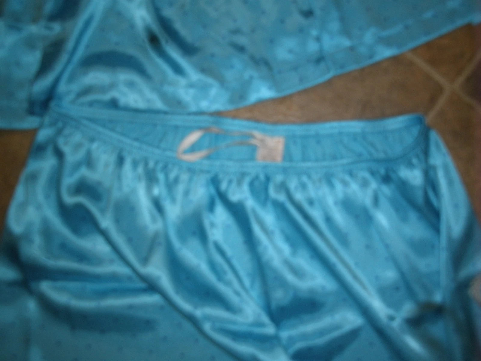 Women's 2 pc. pajamas Morgan Taylor Intimates L Blue silky feel 100% poly (T104)