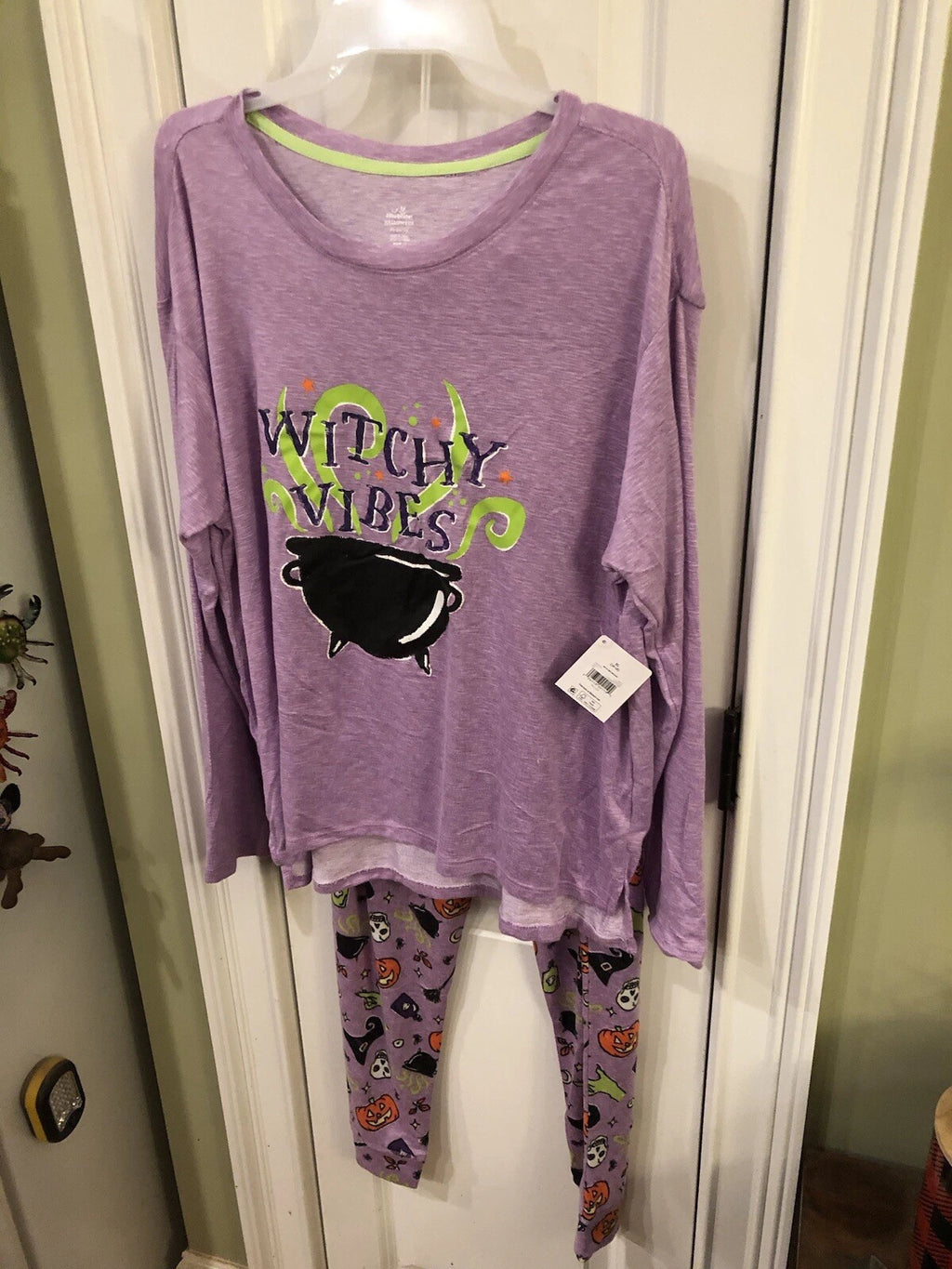 NWT Womens Purple Witch Halloween Pajamas Size XL Sleep Set SKU WR Long Sleeved