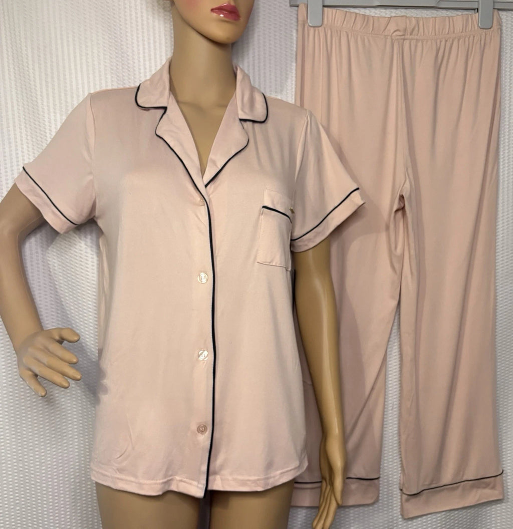 BCBG MAXAZRIA Women's Short Sleeve Notch Collar Top and Capri Pants Pajama Set M