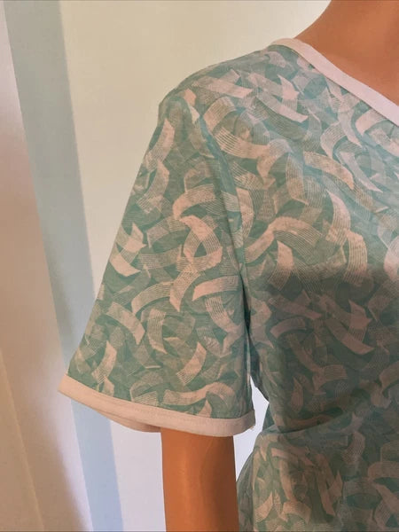 V-Neck Lace Trim Floral Pattern 2-Piece Pajama Set Size Xl