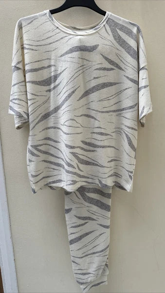 Bon Marche Animal  Print Soft Touch  Pyjamas/lounge Set Short Sleeve 12/14 BNWT